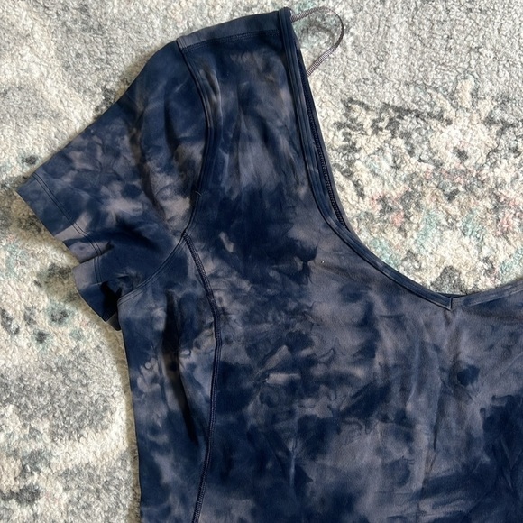Lululemon Align Tee in Diamond Dye - Picture 2 of 9